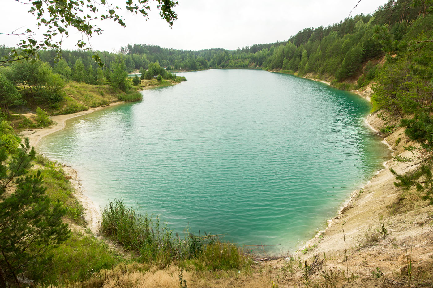 В Беларуси озера с изумрудной водой.
